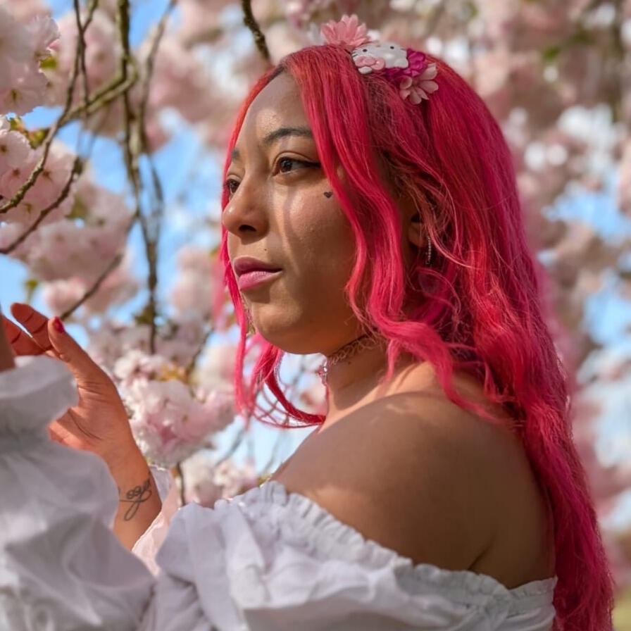 Sakura Valentine - Kent Model - Kent Artist
